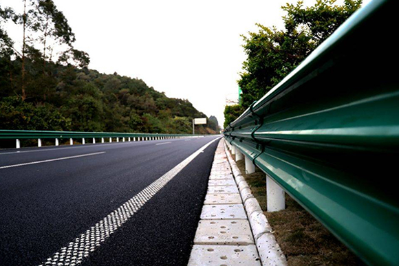 滨州高速公路护栏的常用类型