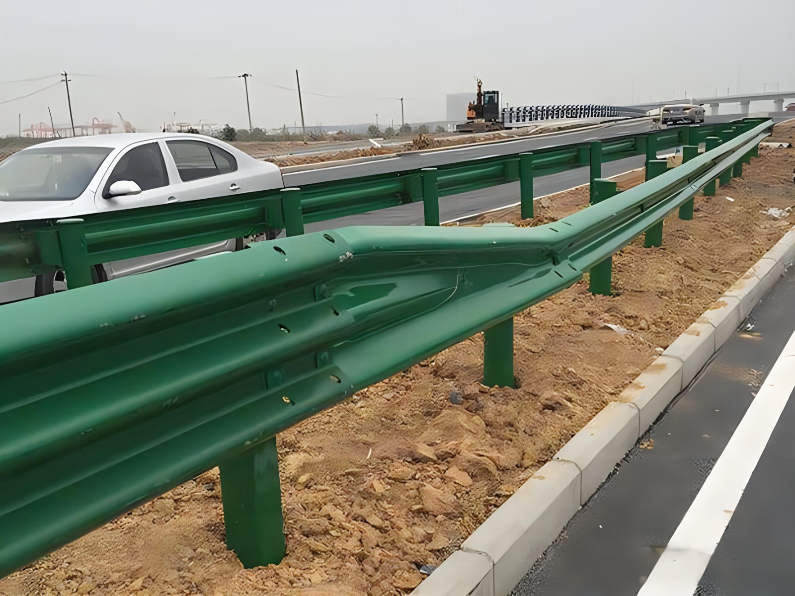 滨州高速波形护栏板日常维护方案确保道路安全新举措